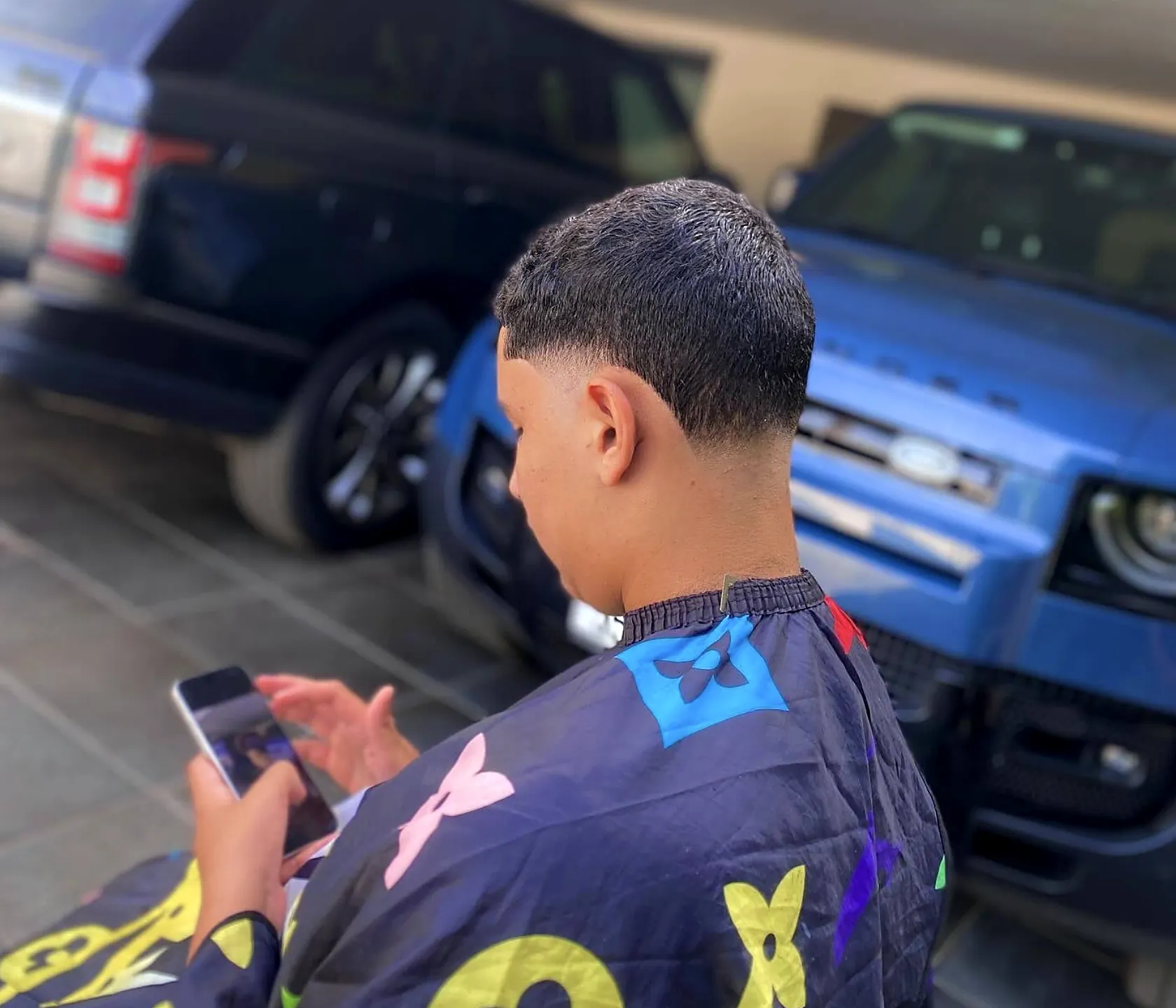 Coupe à domicile devant une villa à Rabat par Barber Hicham 28