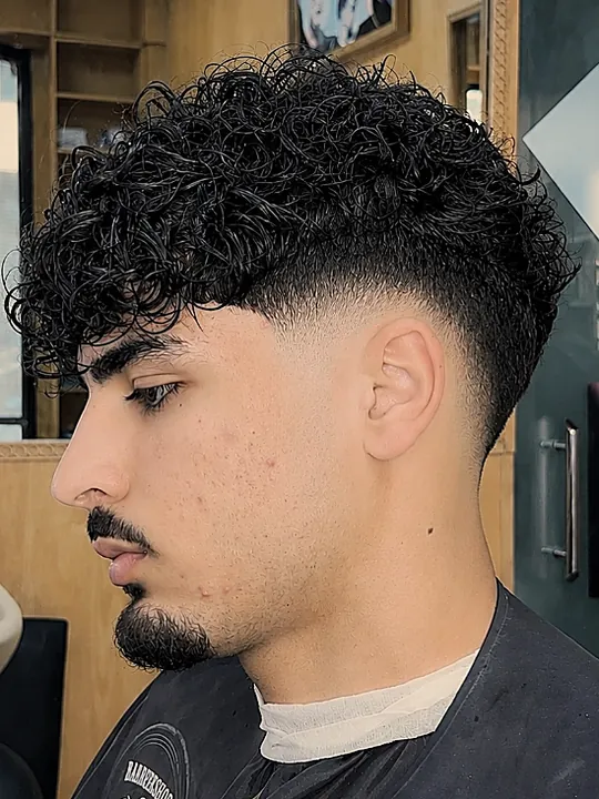 dégradé sur cheveux bouclés